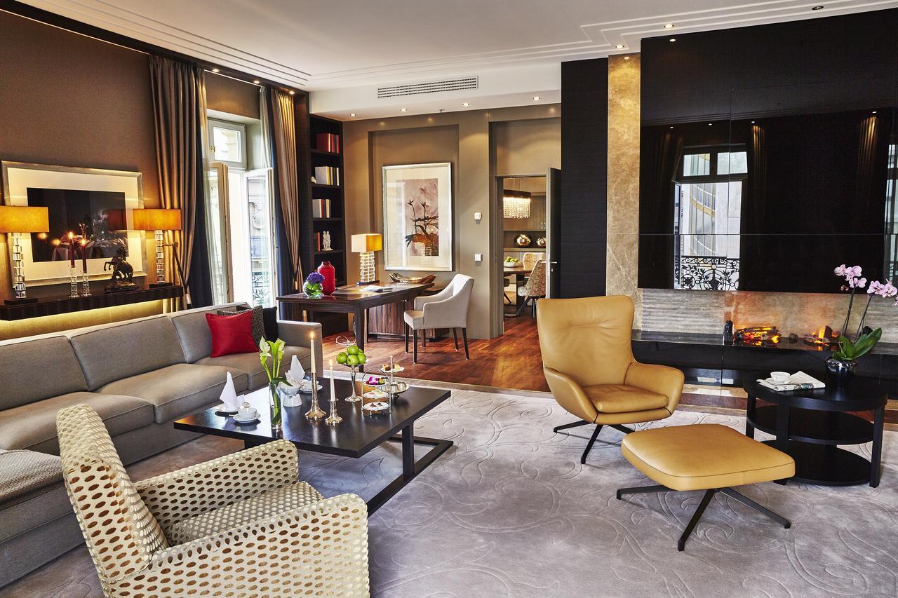 Hotel Steigenberger Icon Frankfurter Hof Frankfurt nad Mohanem Exteriér fotografie The interior of a suite at the Mandarin Oriental, Paris